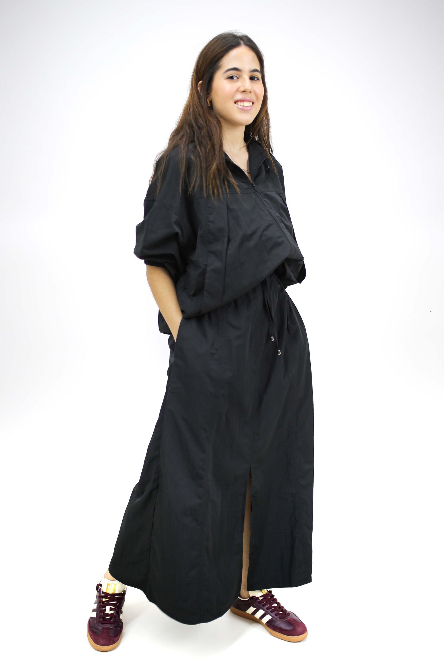 CASACO CORTA VENTO COM RECORTES